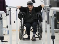 FİZİK TEDAVİ - (Özel) Psikolojik Travma Nedeniyle 23 Yıldır Yürüyemeyen Yaşlı Adam İlk Adımlarını Attı