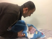 Siirt'te 5 Günlük Bebeği Sokağa Attılar