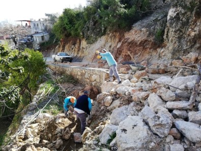 Alanya Belediyesi, Şehrin Her Noktasında Çalışmalarını Sürdürüyor