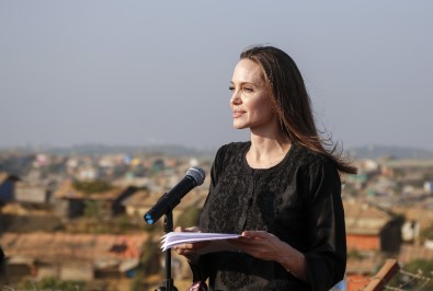 Angelina Jolie, Arakanlı Müslümanları Ziyaret Etti