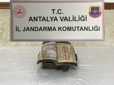 Bizans Dönemine Ait İbranice Kitabı 500 Bin Euro'ya Satacaklardı