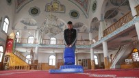 KOCAHASANLı - Erdemli'de Camilerin Temizliğine Devam Ediliyor
