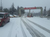 KAR LASTİĞİ - Kar Yağışı Bulgaristan'dan Trakya'ya Giriş Yaptı