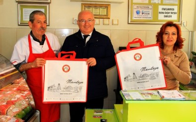 Menteşe Belediyesinden 'Çevre Dostu Bez Çanta' Dağıtımı