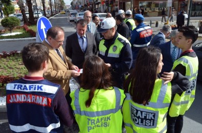 Öncelik Yayaların Uygulaması Didim'de Öğrencilerle Yapıldı