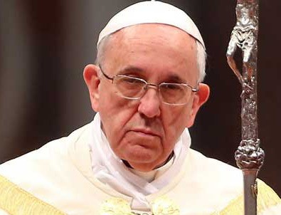 Papa tacizleri itiraf etti