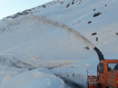 Şırnak'ta 3 Gündür Kapalı Olan Yol Ulaşıma Açıldı
