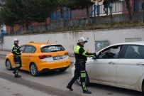 TRAFİK IŞIĞI - Suşehri'nde 'Öncelik Hayatın, Öncelik Yayanın' Uygulaması