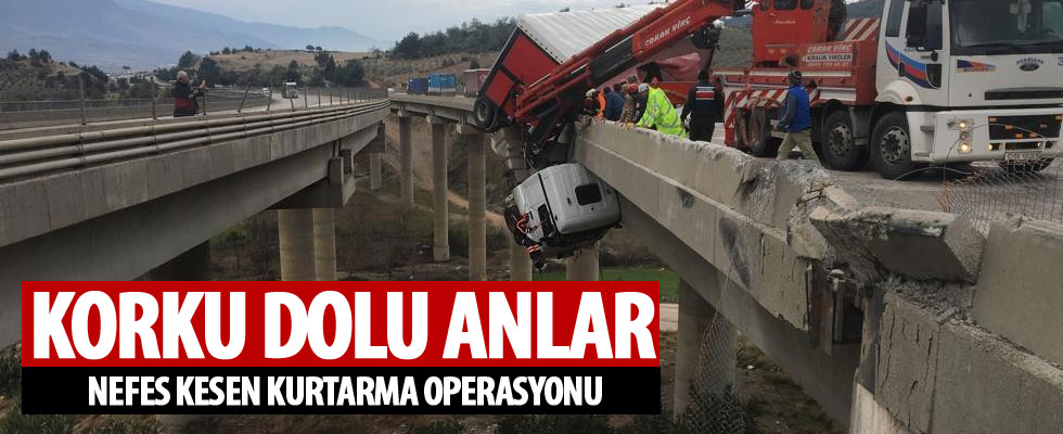 Viyadükte asılı kalan tır şoförü böyle kurtarıldı