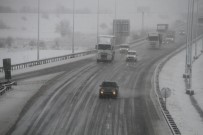 KAR KALINLIĞI - Bozüyük Bembeyaz Bir Sabaha Uyandı