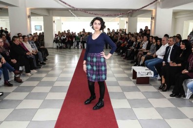 Bucalı Kursiyerlerden Unutulmaz Defile