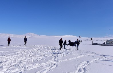 Donan Gölde Futbol Keyfi