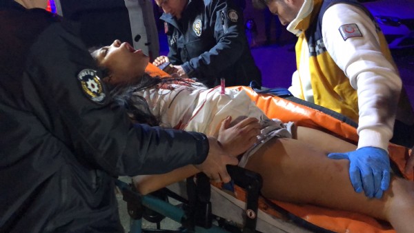 Kriz geçiren kadın dehşet saçtı