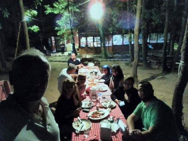 Çöken binadan geriye Alemdar ailesinin fotoğrafı kaldı