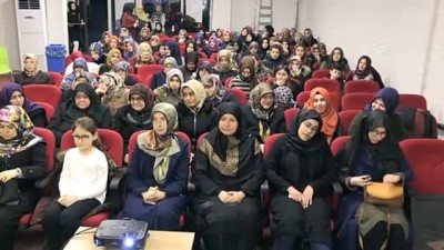 Annesi Mısır'daki Direnişin Sembol İsmi Kızı 'Esma'yı Anlattı