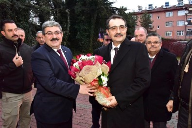 Bakan Dönmez'den Başkan Can'a Ziyaret