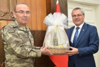 TUGAY KOMUTANI - EDOK Komutanı Korgeneral Öngay'dan Vali Deniz'e Ziyaret