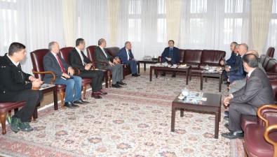 Erzurum Valisi Memiş'ten Rektör Çomaklı'ya İade-İ Ziyaret