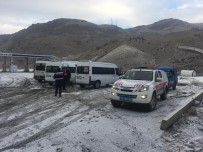 TRAFİK YÖNETMELİĞİ - Horasan İlçe Jandarma Trafik Ekiplerinden Öğrenci Servislerine Sıkı Takip