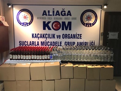 İzmir'de Araçtan Kaçak Ve Sahte İçki Çıktı Açıklaması 1 Gözaltı