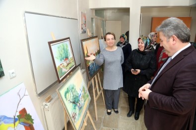 Palancıoğlu Ev Hanımlarının Resim Sergisinde