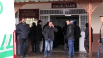 GAZIANTEP ÜNIVERSITESI - Devriye Görevi Yapan Polis Aracı Ağaca Çarptı
