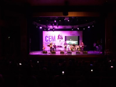 Esenler Belediyesi, Usta Sanatçı Cem Karaca'yı Ölüm Yıldönümünde Andı