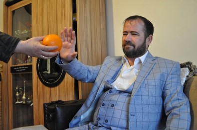 Hayatını Meyve Ve Sebzesiz Yemeden Sürdürüyor