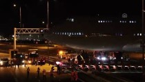 UZAKTAN KUMANDA - Hollanda'da Türk İş Adamının Otelin Bahçesine Koyacağı Uçak Otoyoldan Geçti