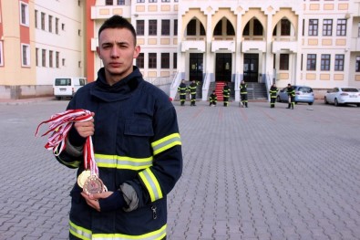 İtfaiye Öğrencisi Atletizmde Türkiye Birincisi Oldu