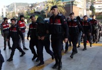 Alanya'da Suç Örgütü Şüphelisi 15 Kişi Tutuklandı