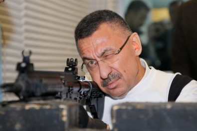 Cumhurbaşkanı Yardımcısı Oktay, MPT-55K İle Atış Yaptı