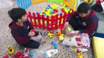 PELUŞ OYUNCAK - El Emeği Ürünler Çocuklara Rengarenk Oyuncak Oldu