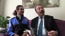 TOPLUM DESTEKLI POLISLIK - Emniyet Müdüründen Engelli Gence Rozet Sürprizi