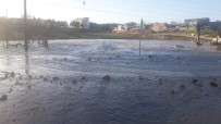 SU TAŞKINI - Kanalizasyon Çalışması Sırasında Beyazsu Hattında Patlama