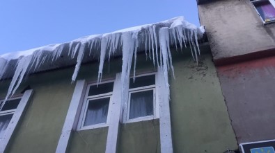 Kar Ve Tipi Sonrası Karlıova Buz Tuttu