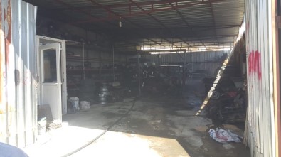 Milas'ta Hurda Otomobil Parçalanırken Alev Aldı