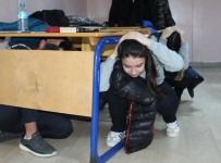 KAŞGARLI MAHMUT - Öğrencilere Deprem Tatbikatı