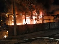 OTURMA ODASI - Suriyeli Aile Kaldıkları Evde Güne Alevlerle Uyandı