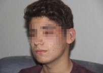 DAYAK - Çocuğu Boks Makinesi Yerine Koyup Dövdü, Arkadaşı Videoya Çekti