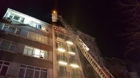 Fatih'te Otel Yangını Açıklaması 20 Kişi Dumandan Etkilendi