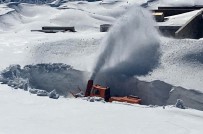 NEMRUT DAĞI - 10 Metrelik Karla Mücadele Turistler İçin