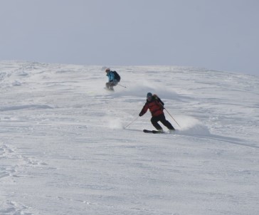 2 Bin 500 Rakımlı Akdağ'da İlk Kayak
