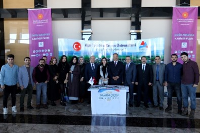 Ağrı İbrahim Çeçen Üniversitesi Doğu Anadolu Kariyer Fuarı'na Katıldı