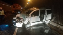 Ankara'da Otomobil Temizlik Aracına Çarptı Açıklaması 2 Yaralı