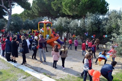 Didimli Gönüllüler Okullara Desteğini Sürdürüyor