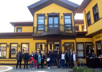 Osmangazi'de Tiyatro Zamanı