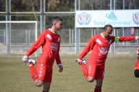 BENIN - Baba Ve Oğlu Aynı Takımda Forma Giyiyor