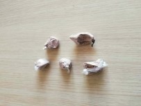 SİGARA PAKETİ - Polisin Yol Kontrolünde Eroin Ele Geçirildi