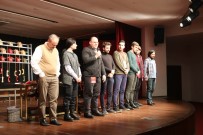 EROL GÜNAYDIN - Trabzon Şehir Tiyatrosu Büyük Alkış Topladı